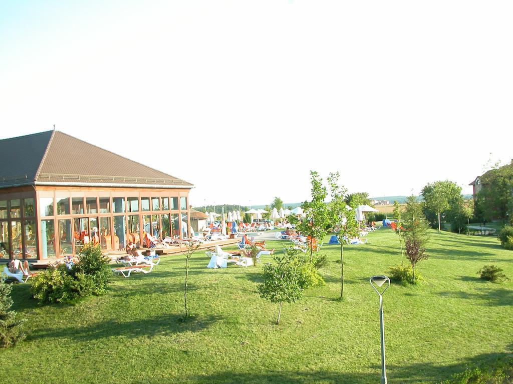 Apartman Golf Lux บุค ภายนอก รูปภาพ